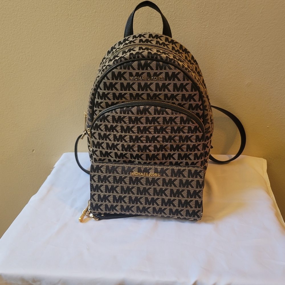 Michael kors medium Backpack - Picture 1 of 16
